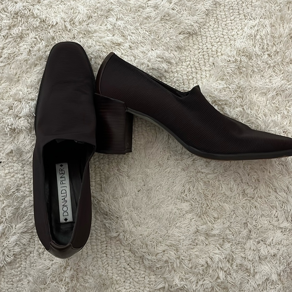 Donald Pliner 9.5 shoe, Ida, brown